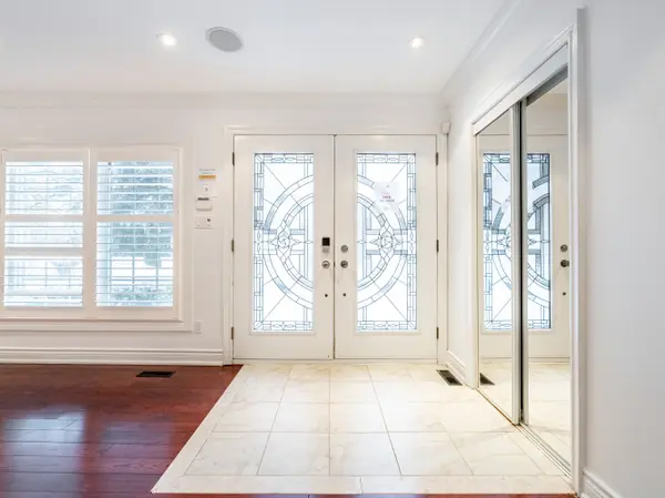 28 Lakeland CRES, Richmond Hill, ON L4E 2Z8