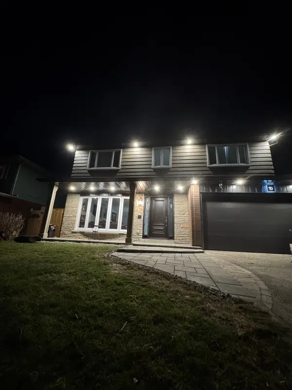 10 Thorny Brae DR, Markham, ON L3T 3G4