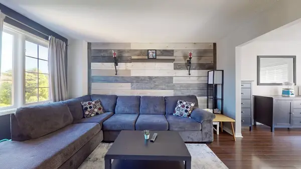 45 Athabaska RD, Barrie, ON L4N 8E8