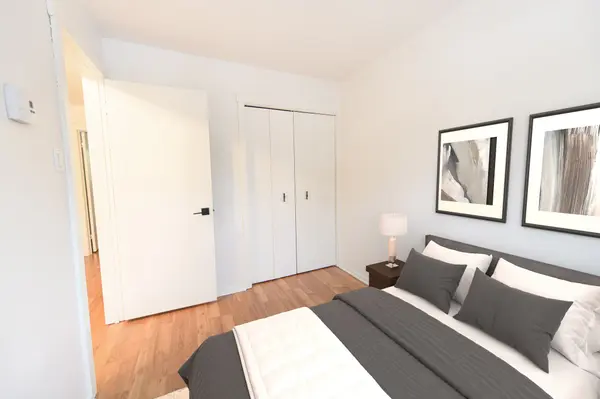 17 Harbour ST W #227, Collingwood, ON L9Y 5B4