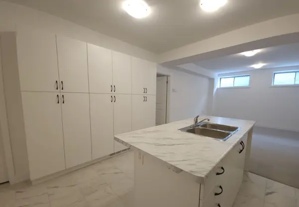 122 Franklin TRL #Lower, Barrie, ON L9J 0J2