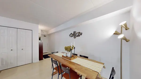 4003 Kilmer DR #111, Burlington, ON L7M 4M1