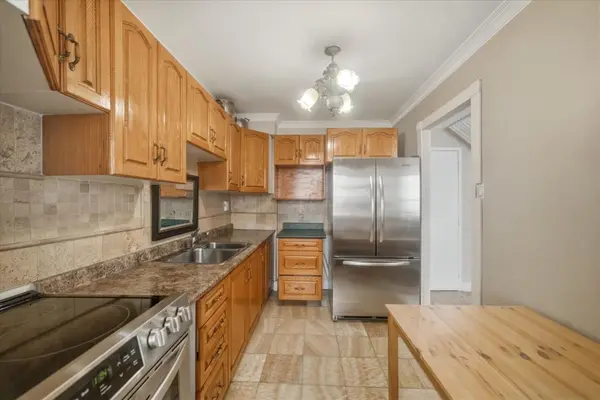 2121 Roche CT #707, Mississauga, ON L5K 2C7