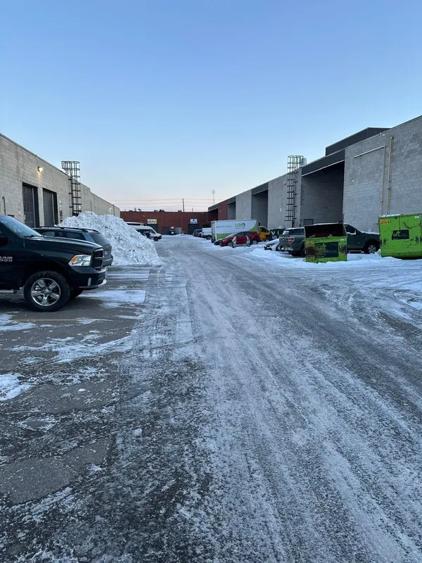 2080 Steeles AVE E #6, Brampton, ON L6Y 0A7