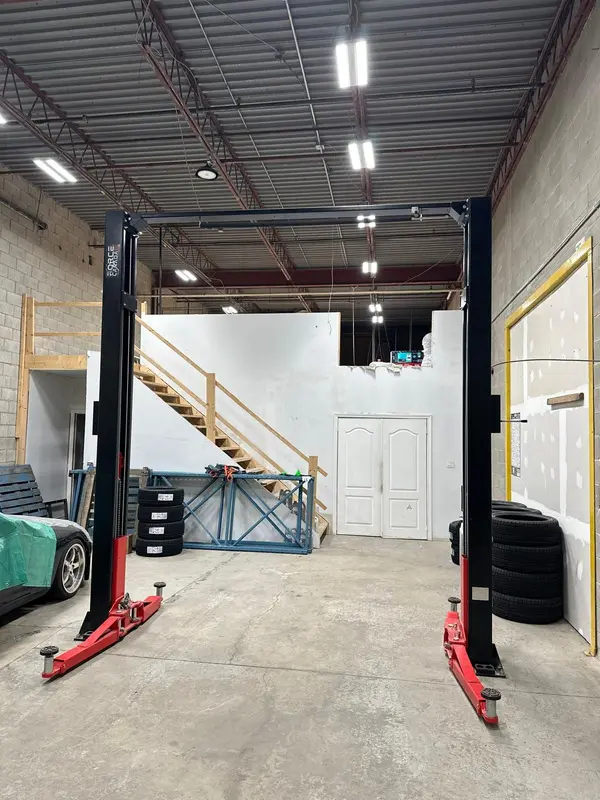 2080 Steeles AVE E #6, Brampton, ON L6Y 0A7