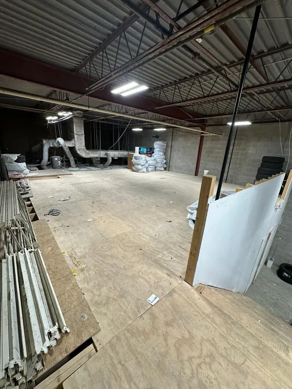 2080 Steeles AVE E #6, Brampton, ON L6Y 0A7