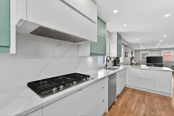 20 Bridesburg DR, Toronto W09, ON M9R 2K3