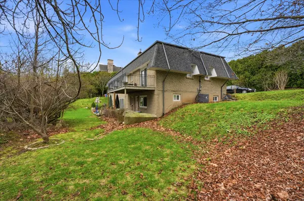 1310 Beaufort DR, Burlington, ON L7P 4V9