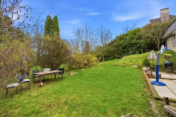 1310 Beaufort DR, Burlington, ON L7P 4V9