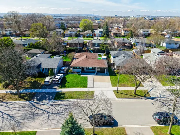 669 Geneva Park DR, Burlington, ON L7N 3C2