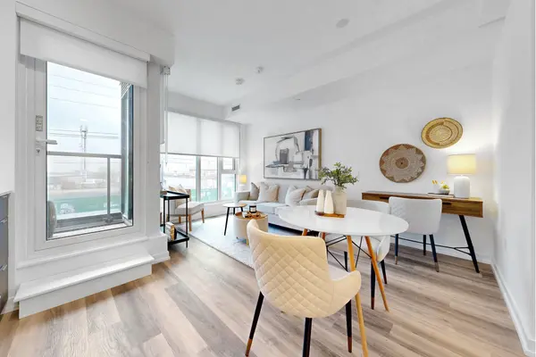 6 Chartwell RD #208, Toronto W07, ON M8Z 0H2