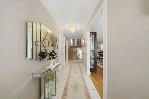 1149 Dowland CRES, Burlington, ON L7T 4C7