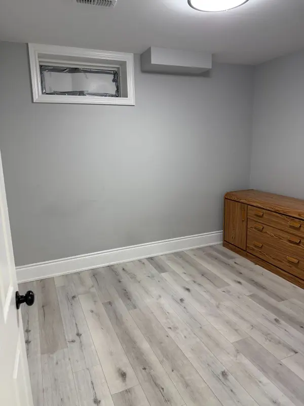 14 Ballyshire DR #BDRM -1 BSMNT, Brampton, ON L6P 2V7