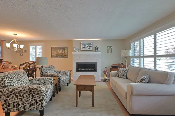 328 Wyldwood LN, South Huron, ON N0M 1T0