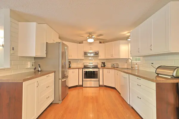 328 Wyldwood LN, South Huron, ON N0M 1T0