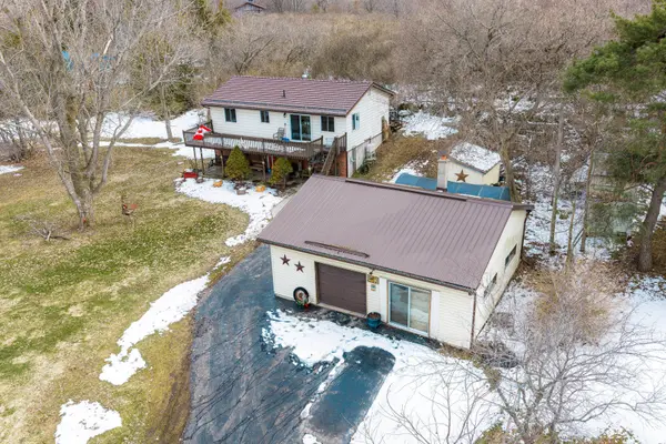 23 Lucinda ST, Frontenac Islands, ON K0H 2Y0