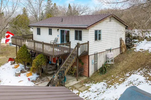 23 Lucinda ST, Frontenac Islands, ON K0H 2Y0