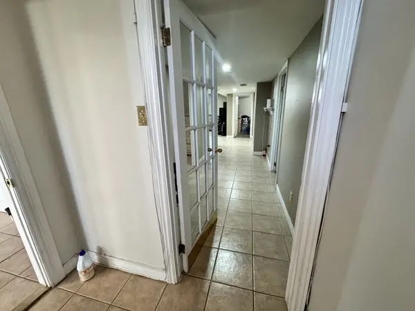 59 Colin CRES #Basement, Hamilton, ON L9A 5H8