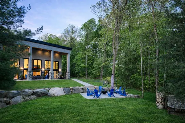 35 Estate DR, Muskoka Lakes, ON P0B 1J0