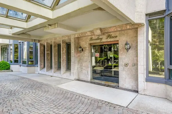 67 CAROLINE ST S #9D, Hamilton, ON L8P 3K6