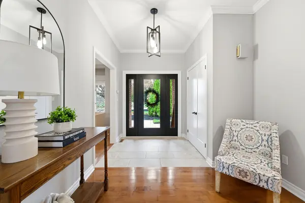 2 Blueheron LN, Hamilton, ON L0R 1H1