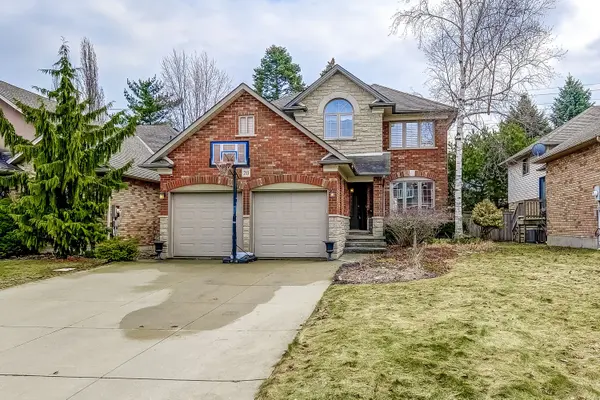 20 Derbyshire ST, Hamilton, ON L9G 4X9