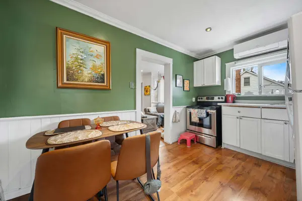 208 Cambridge ST, London North, ON N6H 1N8