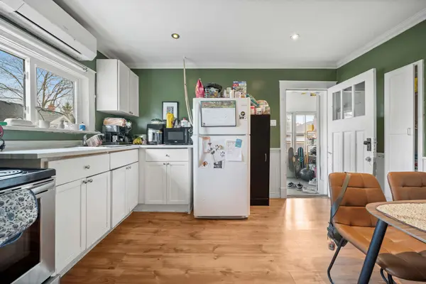 208 Cambridge ST, London North, ON N6H 1N8