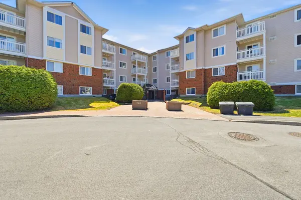 268 Lorry Greenberg DR #101, Hunt Club - South Keys And Area, ON K1T 3K1