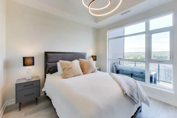 600 North Service RD #602, Hamilton, ON L8E 0L2