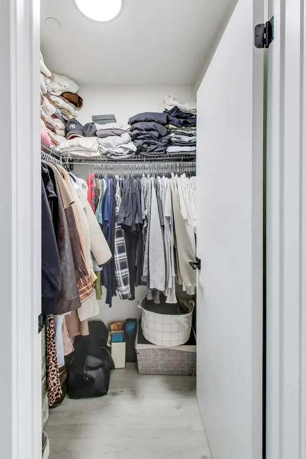 600 North Service RD #602, Hamilton, ON L8E 0L2