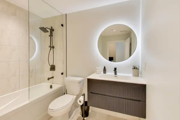 600 North Service RD #602, Hamilton, ON L8E 0L2