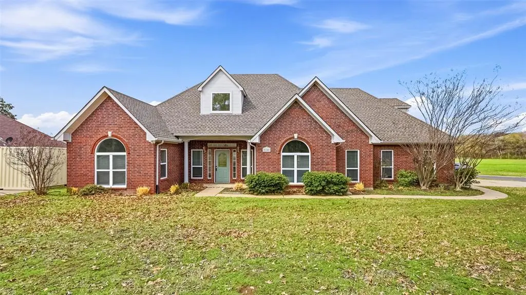 2105 W Crawford Street, Denison, TX 75020