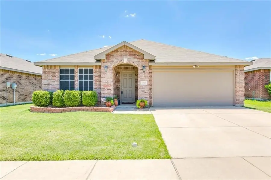 8832 Elk Creek Lane, Fort Worth, TX 76123