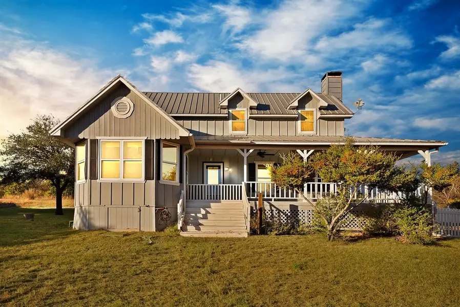 528 Mill Creek Court, Azle, TX 76020