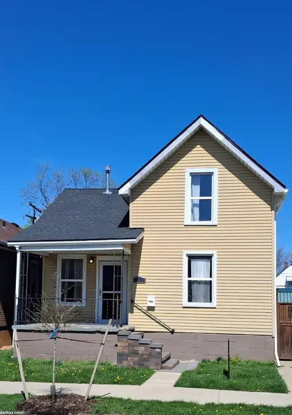 5223 Yemans ST, Hamtramck, MI 48212