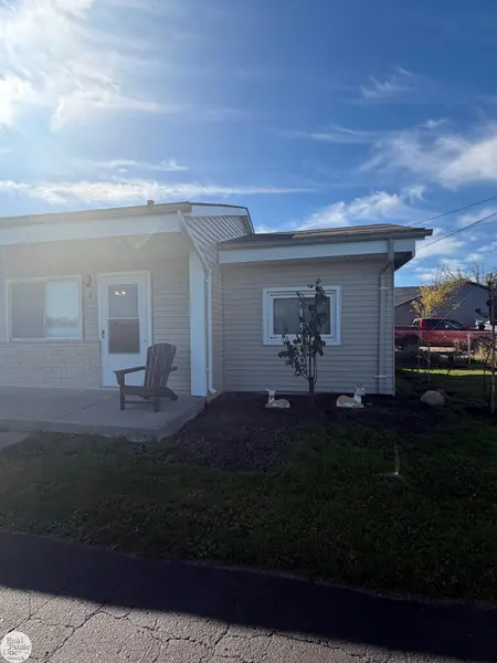 9237 River Rd #3 RD, Clay Twp, MI 48001