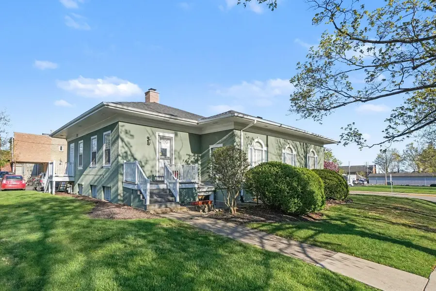 624 Phoenix ST, South Haven City, MI 49090