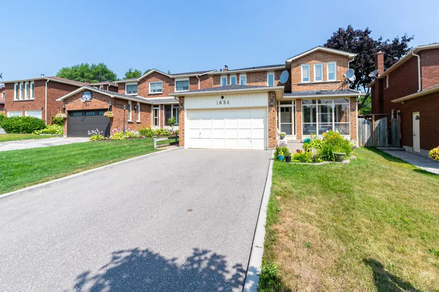 1634 Beaton WAY, Pickering, ON L1X 1X8