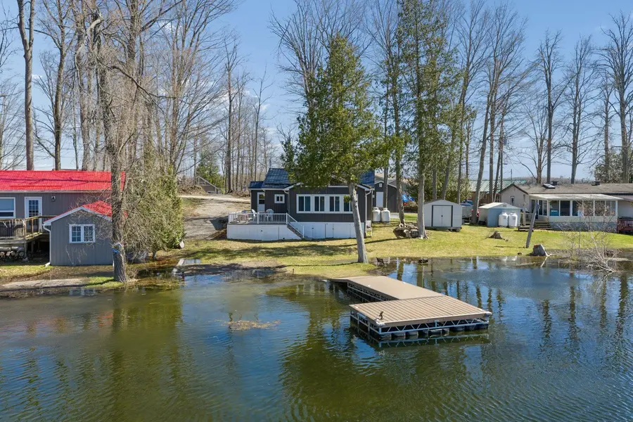 213 Rollies Point RD, Selwyn, ON K0L 1R0