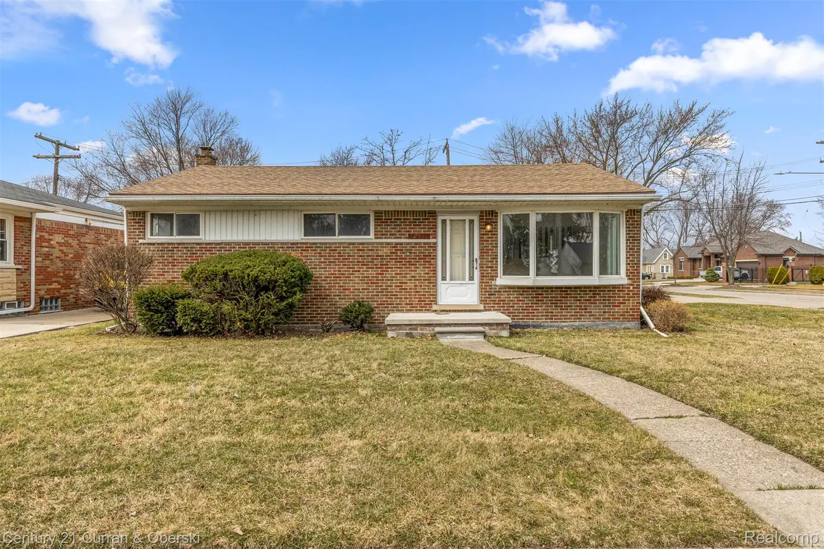32819 Jefferson AVE, St. Clair Shores, MI 48082