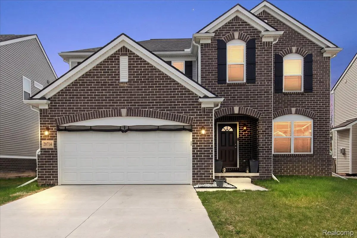 20714 Frisco DR, Clinton Charter Township, MI 48038