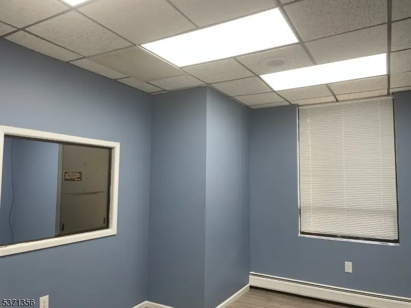 702 N Broad St, Elizabeth City, NJ 07208