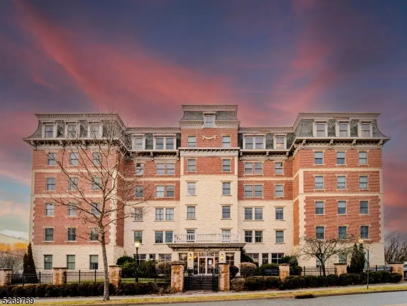 1 Trinity St #b, Newton Town, NJ 07860