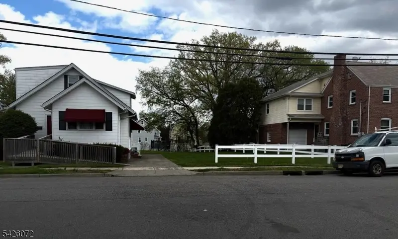 525 Forest Ave, Lyndhurst Twp., NJ 07071