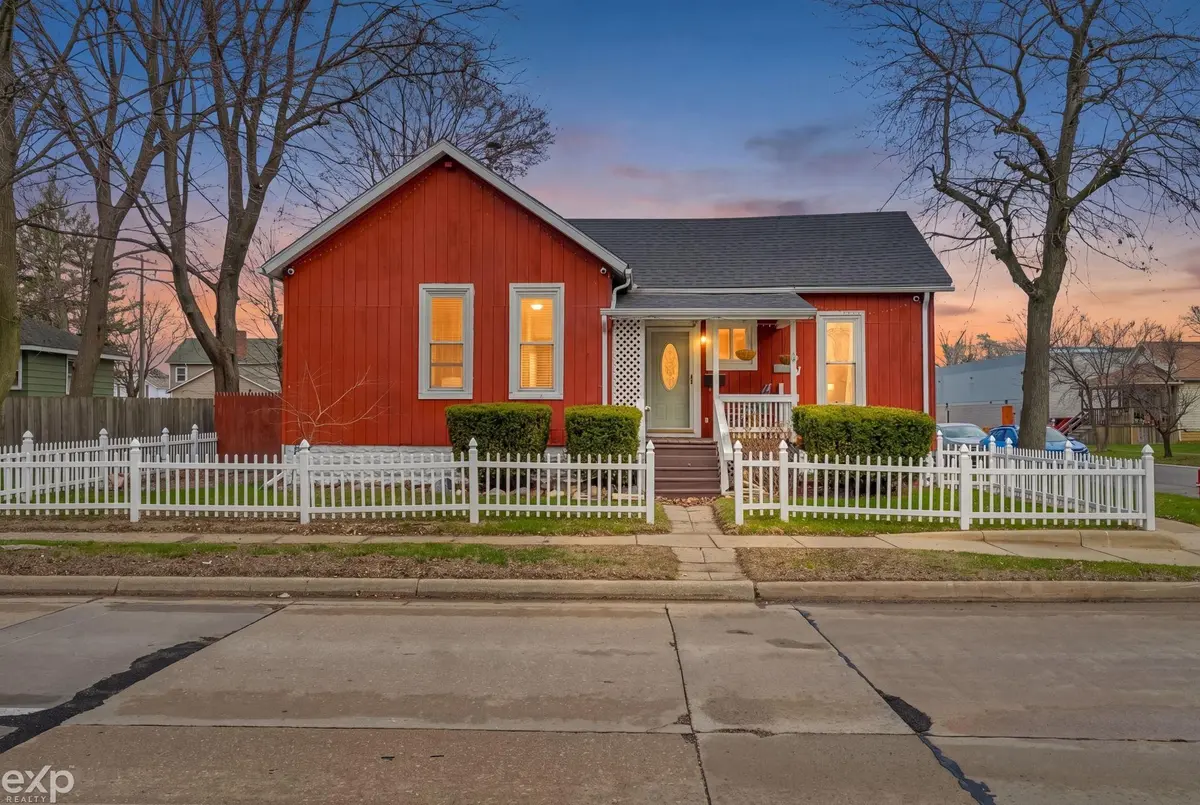 903 Oak ST, Port Huron, MI 48060