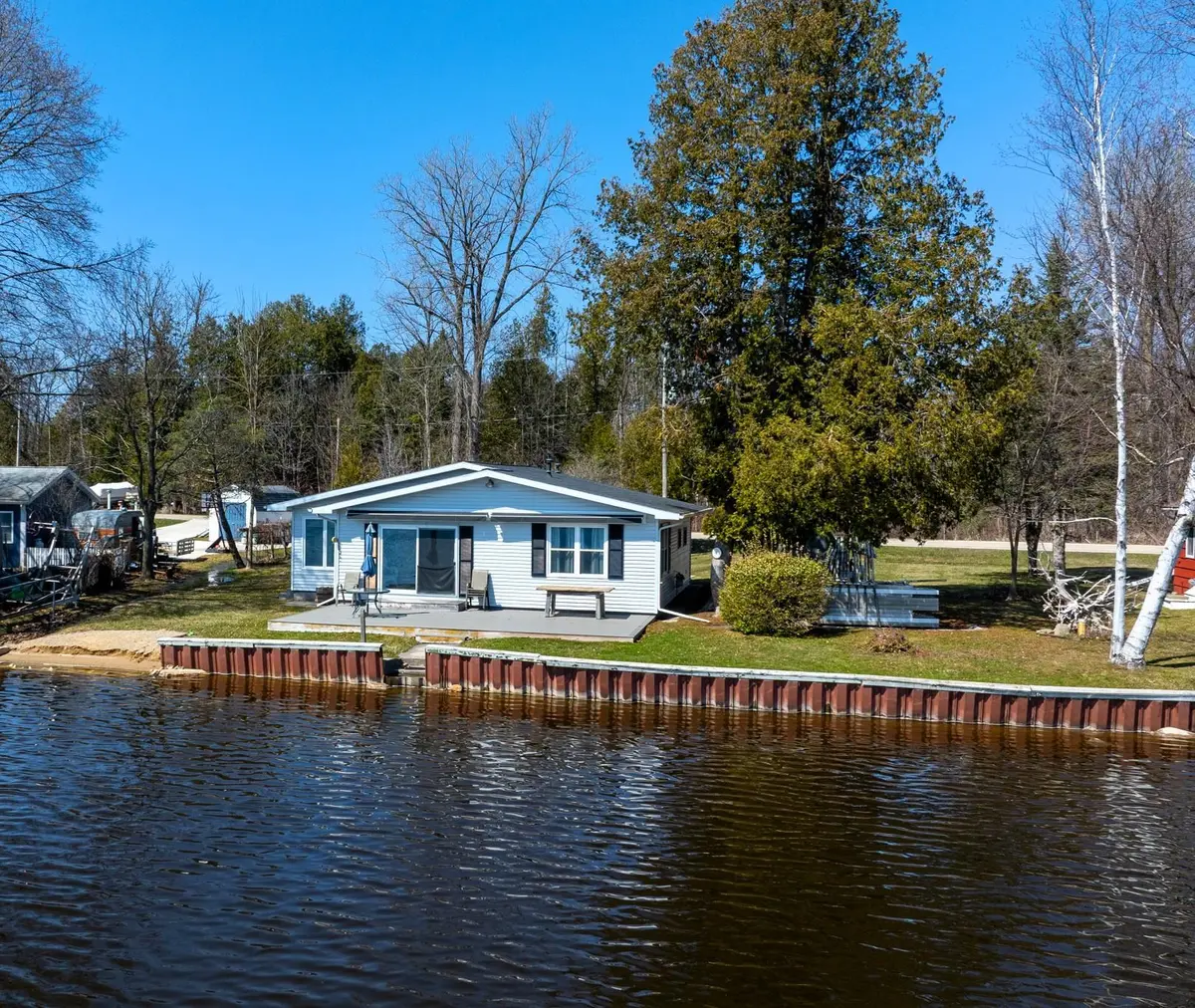 5445 W Beal City RD, Nottawa Twp, MI 48893