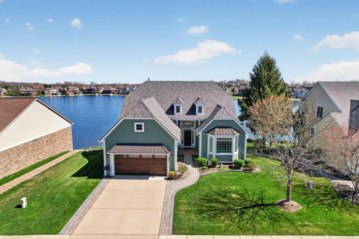 821 Cross CIR, Oxford Twp, MI 48371