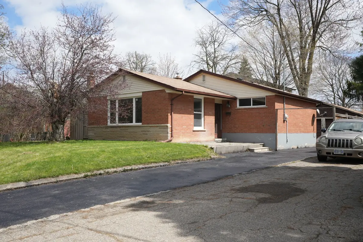 5 Hadrina ST, Brampton, ON L6X 2J5