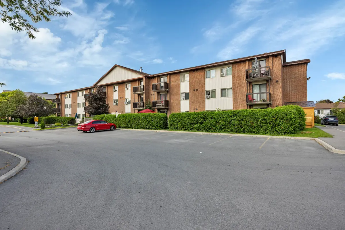 4 Robert ST, Arnprior, ON K7S 3N5